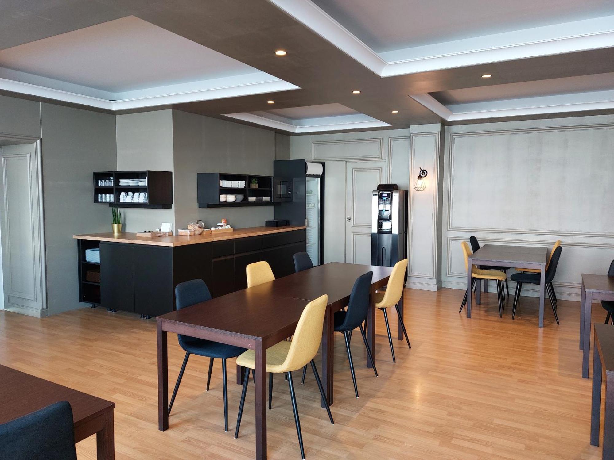 Cit'Hotel L'Europe - Cholet Gare Exteriör bild