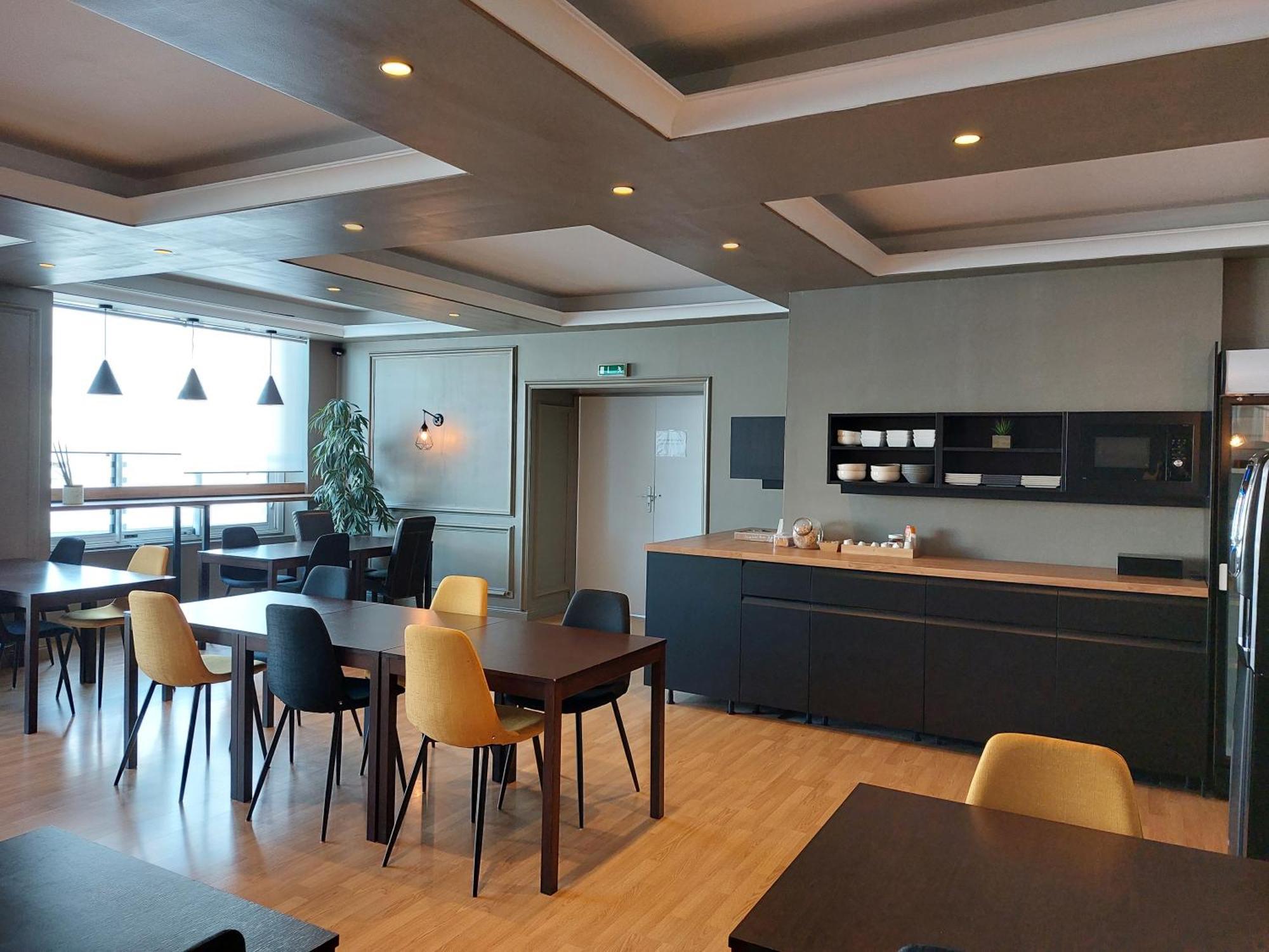 Cit'Hotel L'Europe - Cholet Gare Exteriör bild
