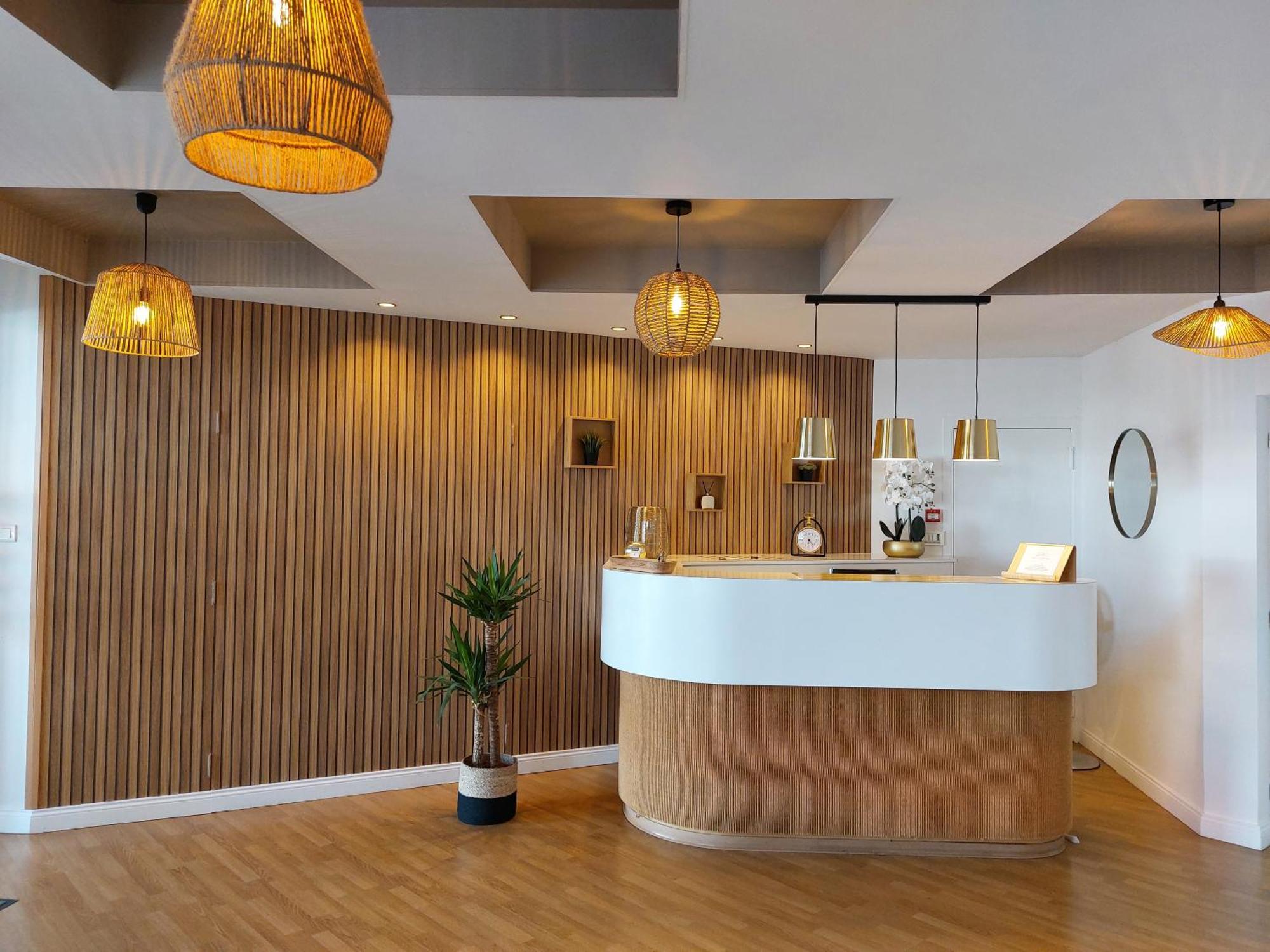 Cit'Hotel L'Europe - Cholet Gare Exteriör bild