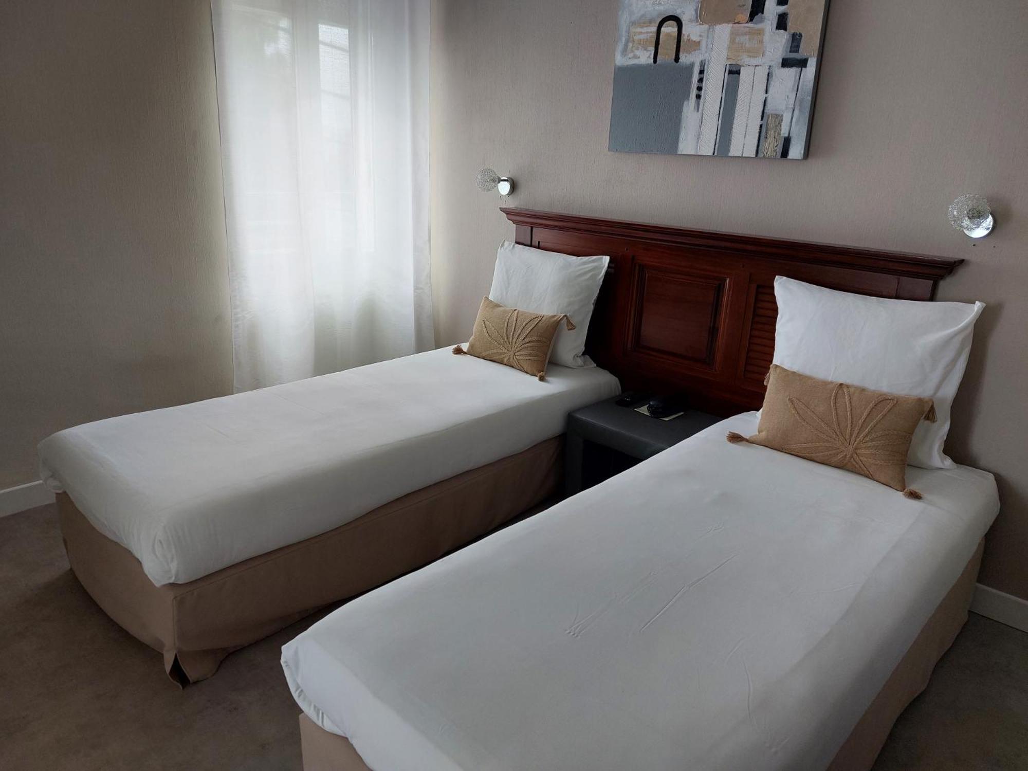 Cit'Hotel L'Europe - Cholet Gare Exteriör bild