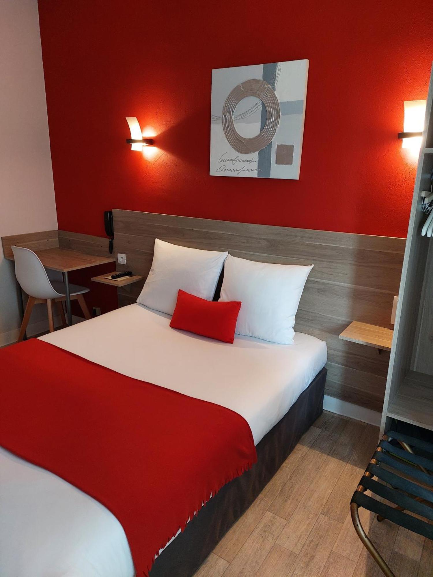 Cit'Hotel L'Europe - Cholet Gare Exteriör bild
