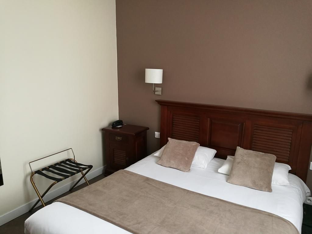 Cit'Hotel L'Europe - Cholet Gare Exteriör bild