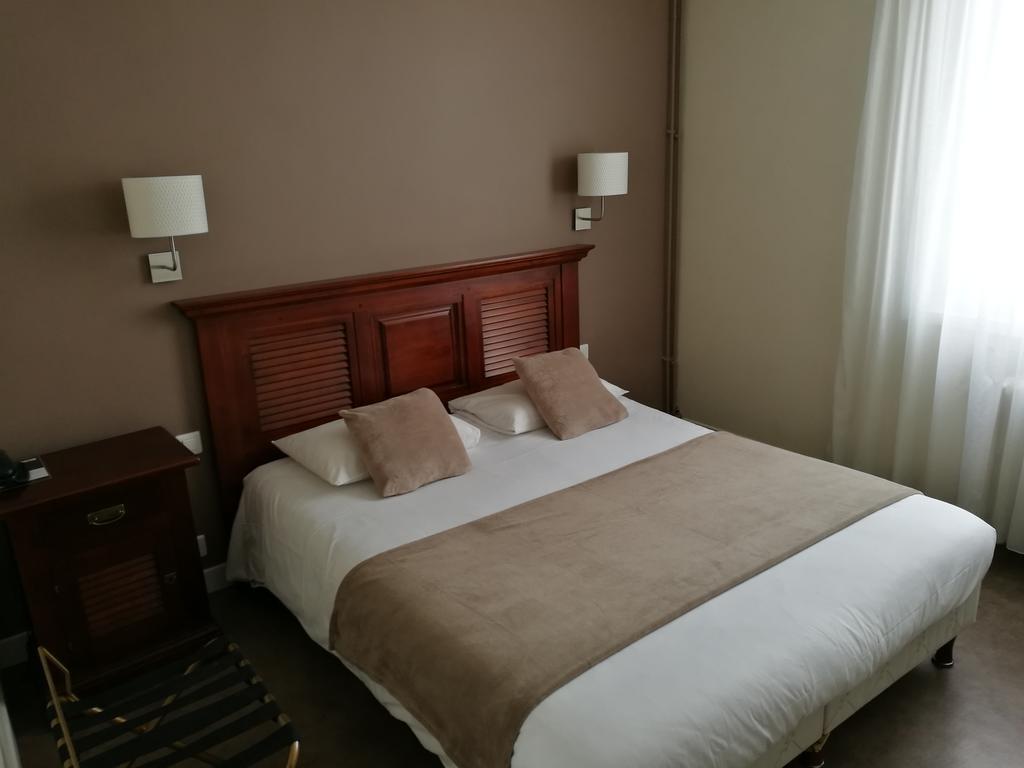 Cit'Hotel L'Europe - Cholet Gare Exteriör bild